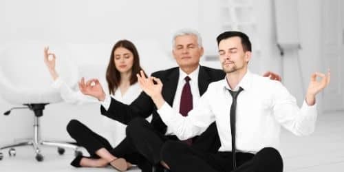Quels sont les 14 avantages du yoga au travail?